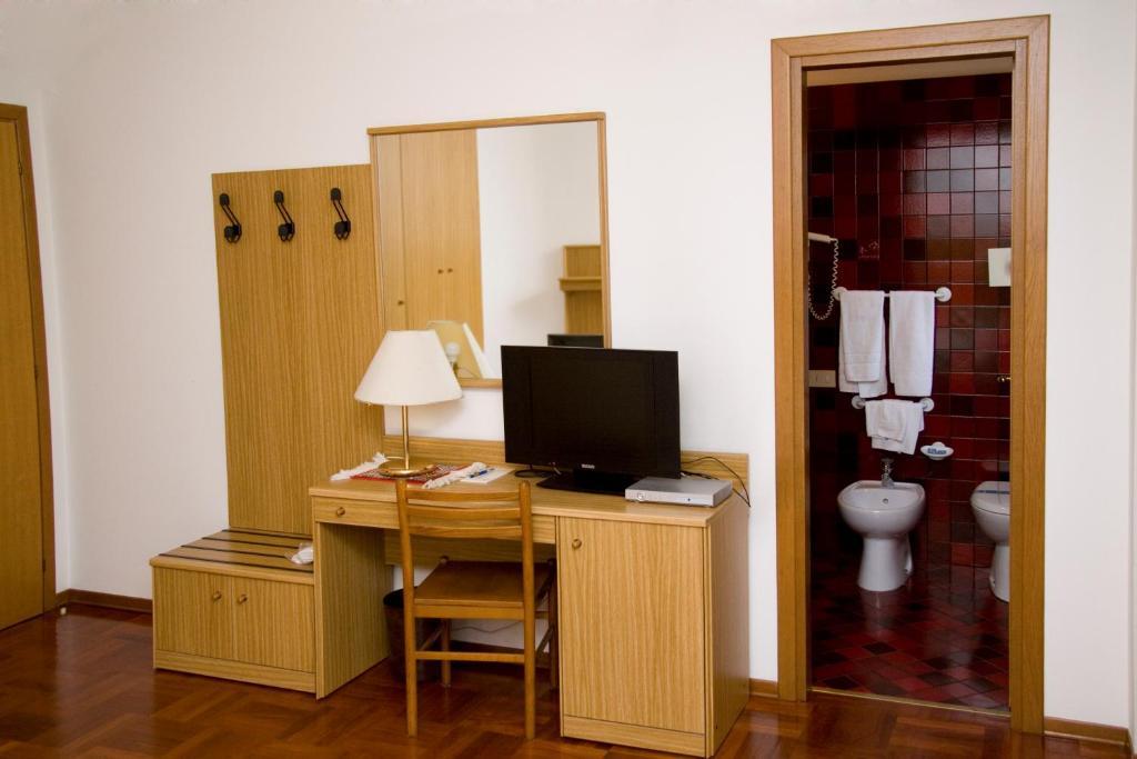Hotel Ristorante Dotto Varago Quarto foto