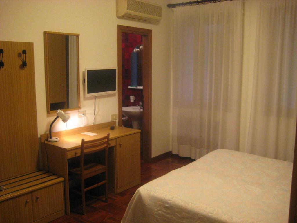Hotel Ristorante Dotto Varago Quarto foto