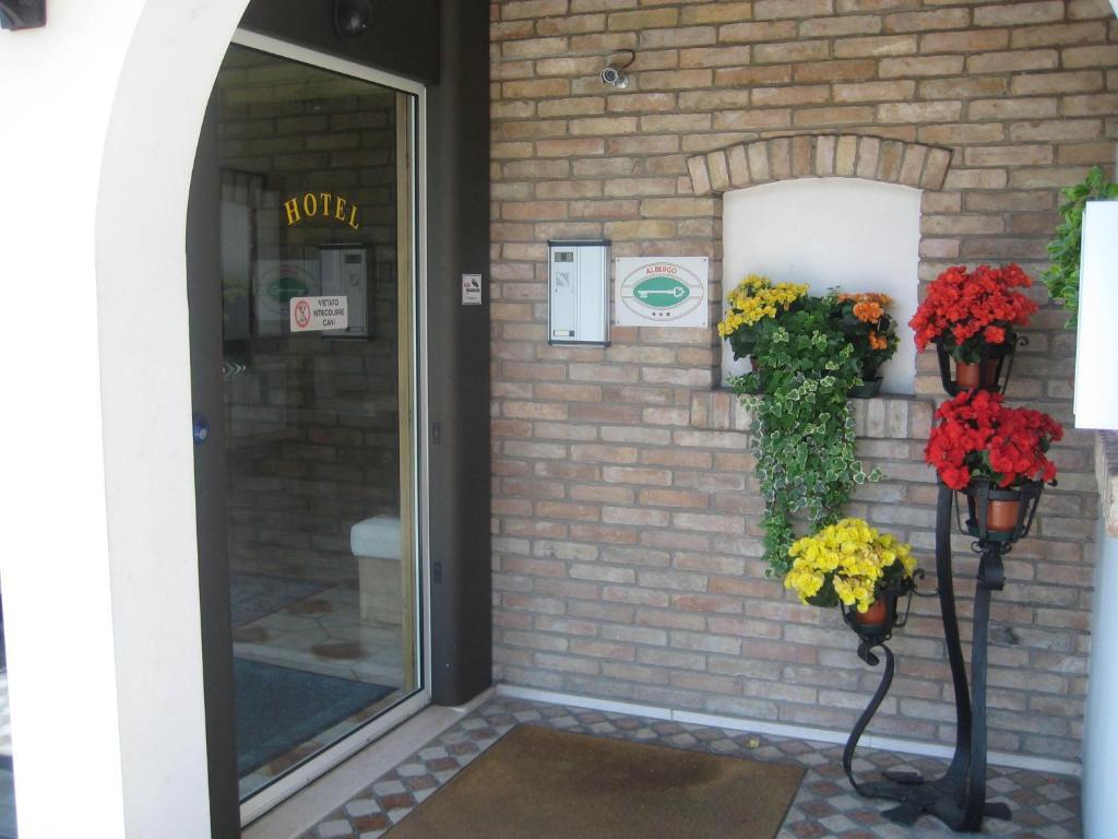 Hotel Ristorante Dotto Varago Exterior foto