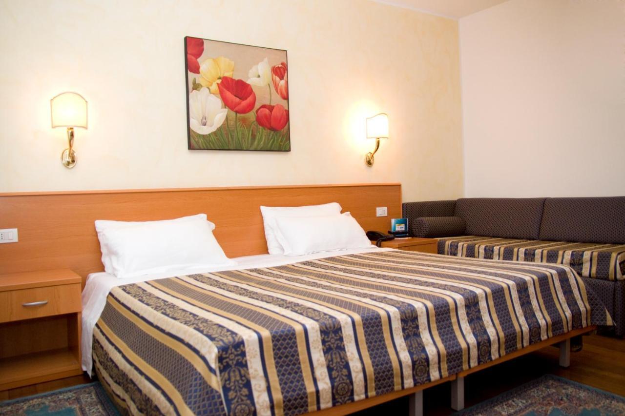 Hotel Ristorante Dotto Varago Quarto foto